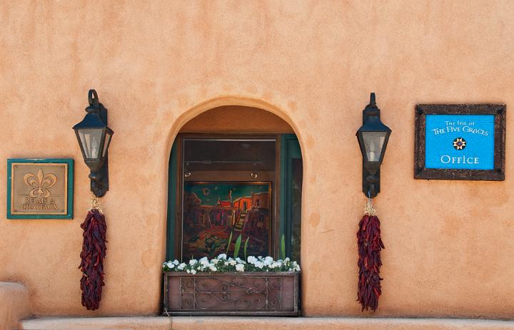 Santa Fe Inn Of 5 Graces 1810.jpg